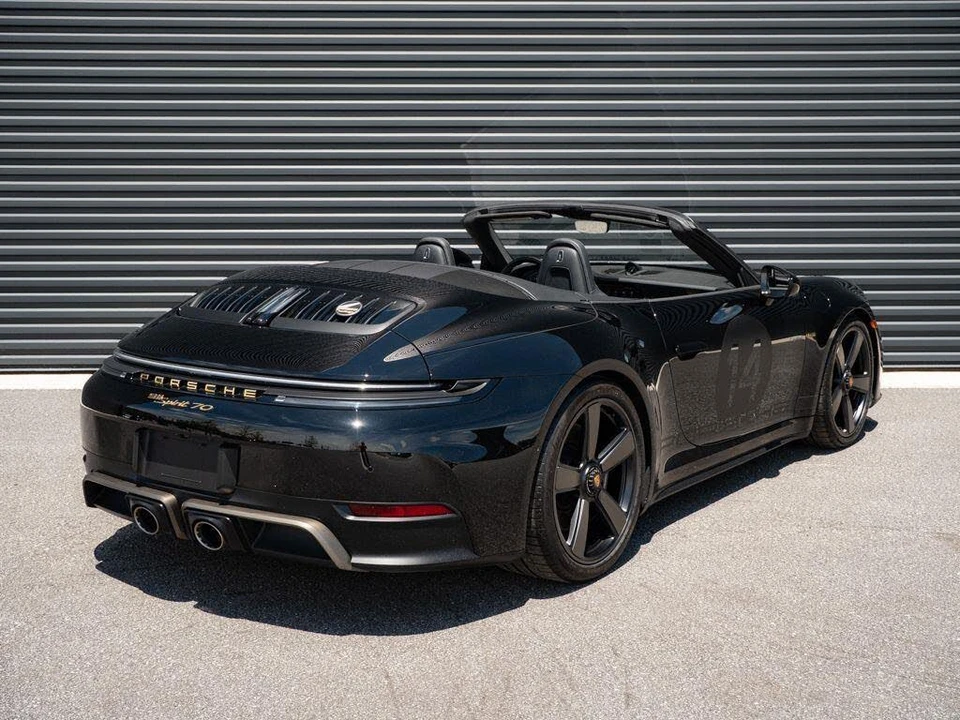 2026 Porsche 911 - Image 26 of 31