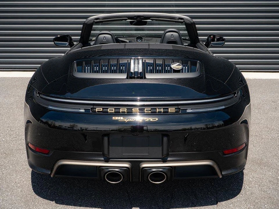 2026 Porsche 911 - Image 27 of 31