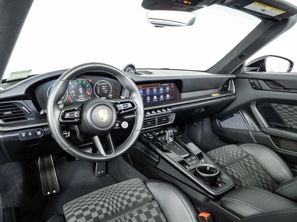 2026 Porsche 911 - Image 4 of 31