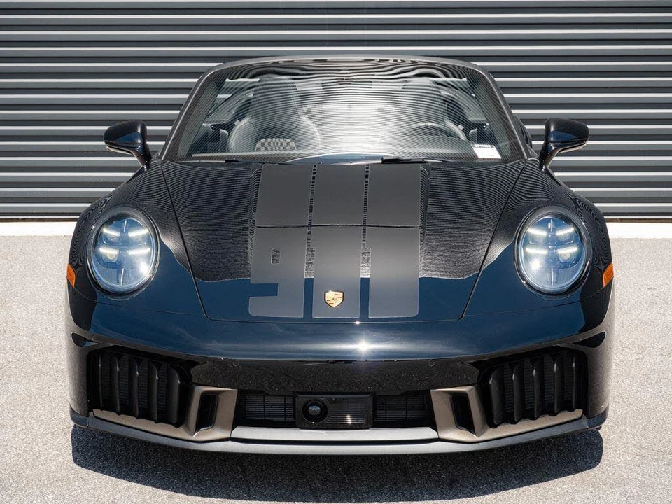 2026 Porsche 911 - Image 30 of 31