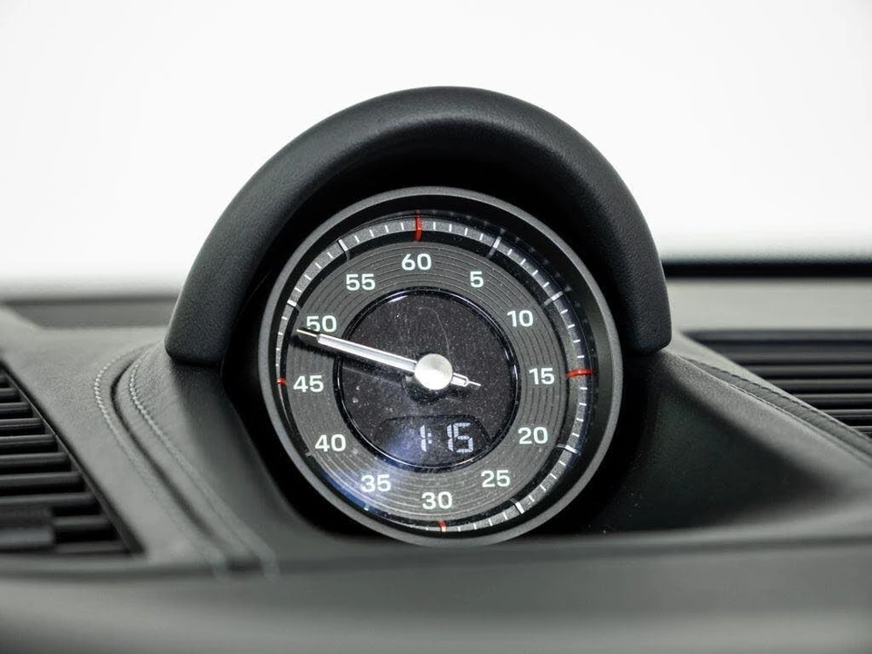 2026 Porsche 911 - Image 17 of 31