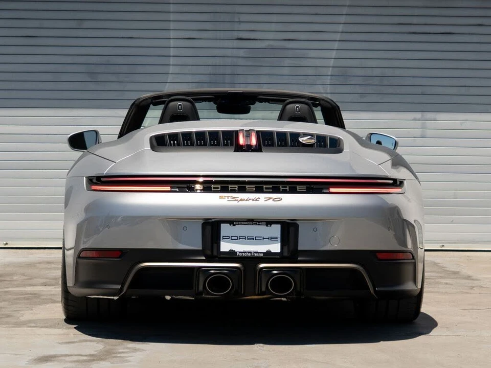 2026 Porsche 911 - Image 6 of 27