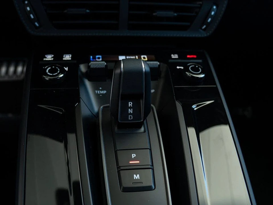 2026 Porsche 911 - Image 15 of 27