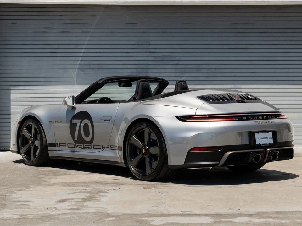 2026 Porsche 911 - Image 3 of 27