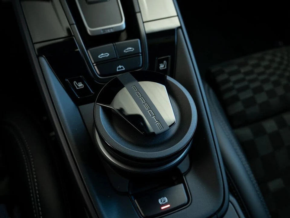 2026 Porsche 911 - Image 17 of 27