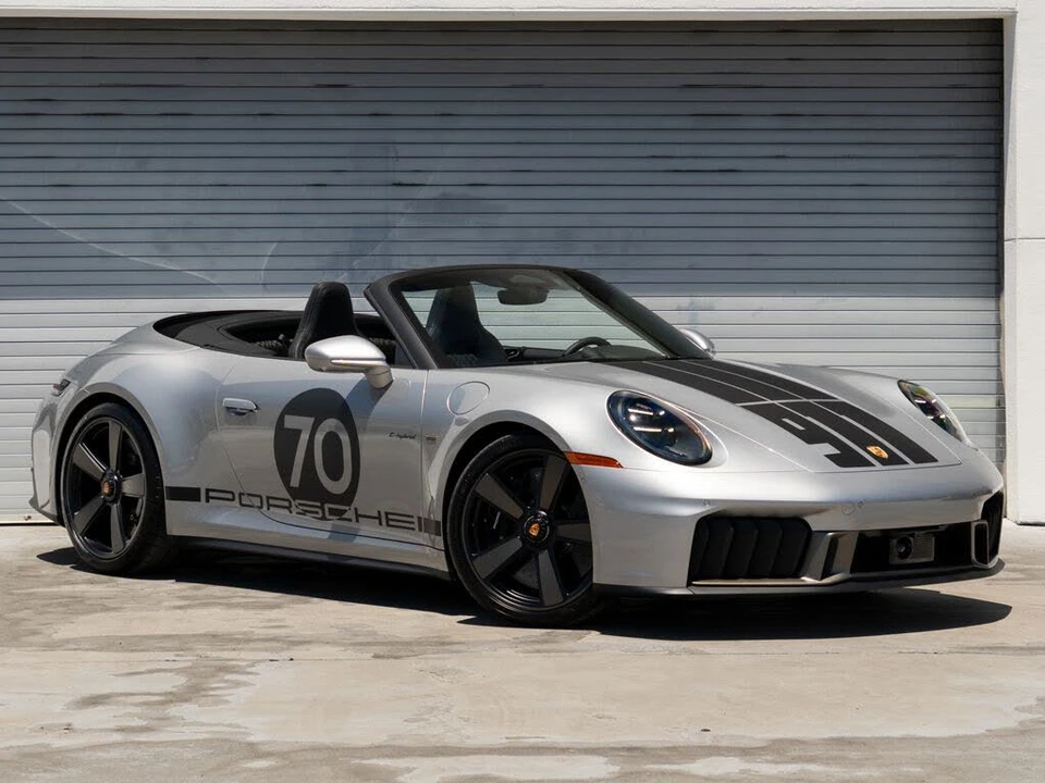 2026 Porsche 911 - Image 9 of 27