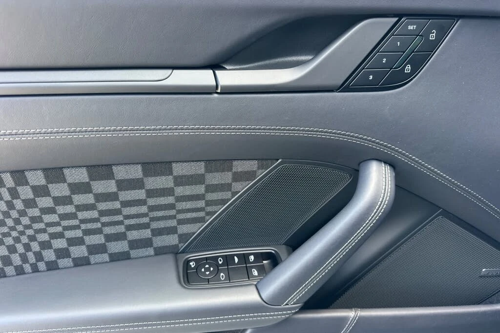 2026 Porsche 911 - Image 13 of 28