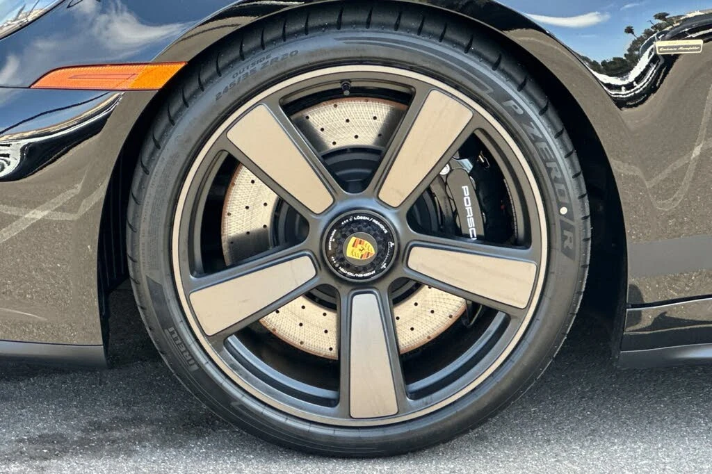 2026 Porsche 911 - Image 26 of 28