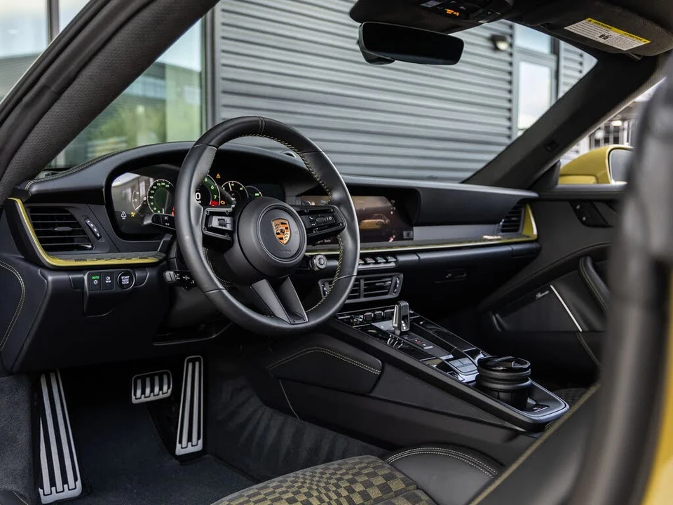 2026 Porsche 911 - Image 4 of 31