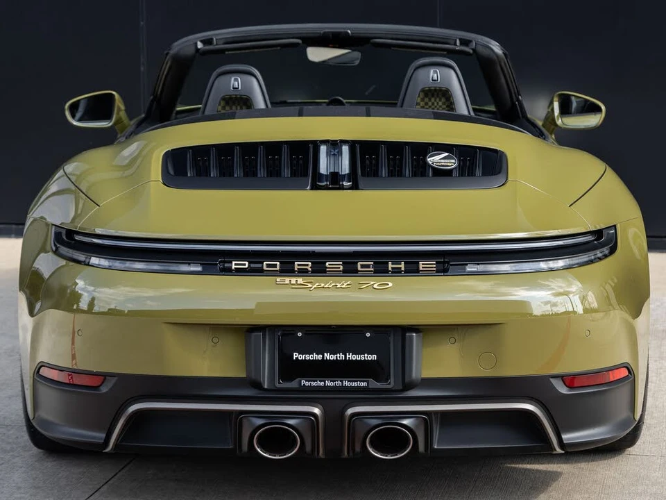 2026 Porsche 911 - Image 12 of 31
