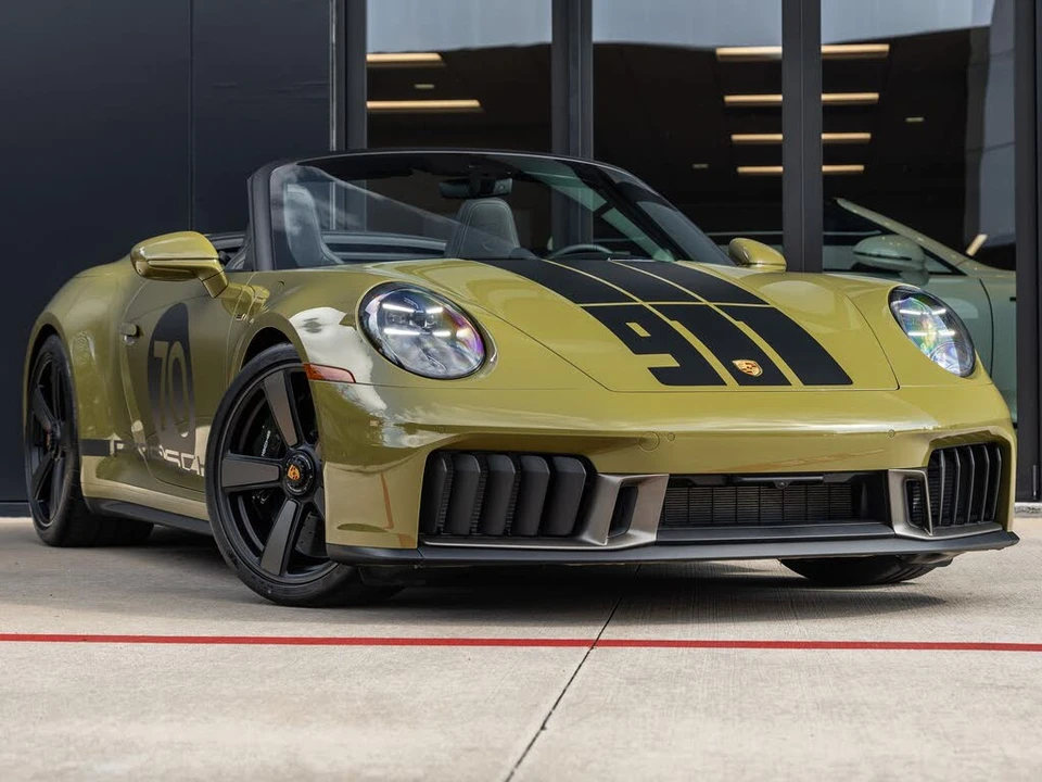 2026 Porsche 911 - Image 6 of 31