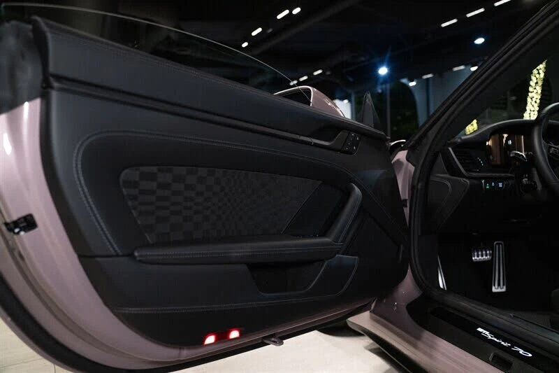 2026 Porsche 911 - Image 25 of 31
