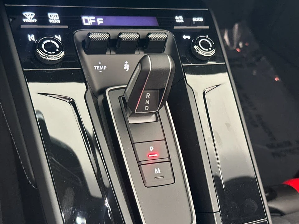 2026 Porsche 911 - Image 19 of 26
