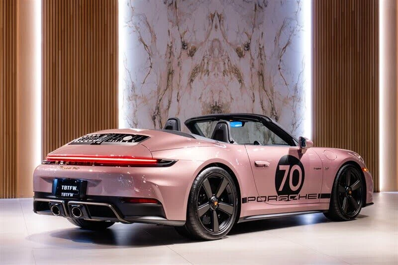 2026 Porsche 911 - Image 4 of 31