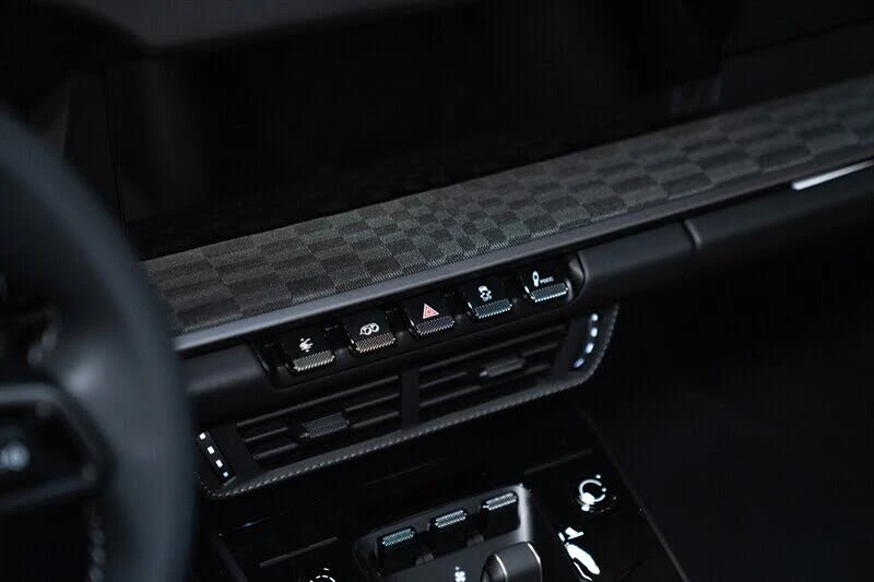 2026 Porsche 911 - Image 29 of 31