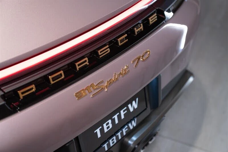 2026 Porsche 911 - Image 18 of 31