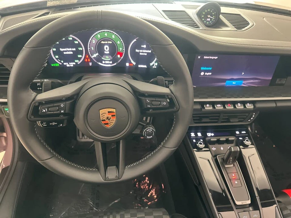 2026 Porsche 911 - Image 14 of 26