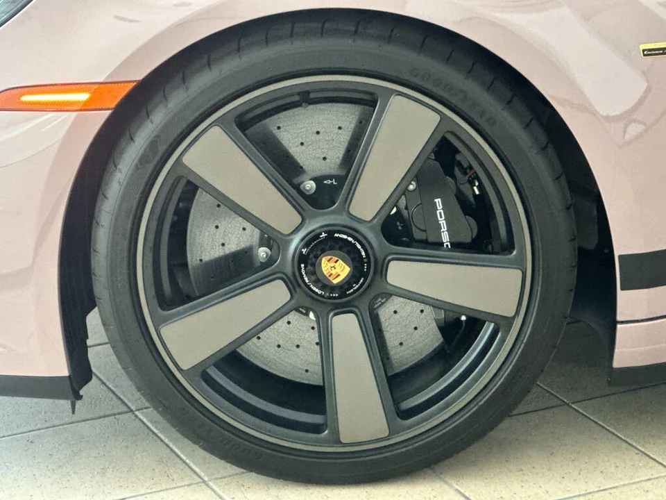 2026 Porsche 911 - Image 24 of 26