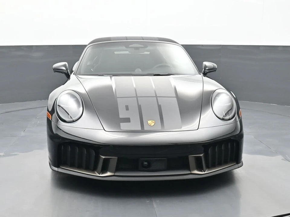 2026 Porsche 911 - Image 22 of 30