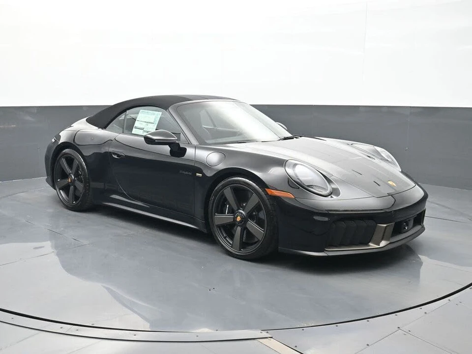 2026 Porsche 911 - Image 21 of 30