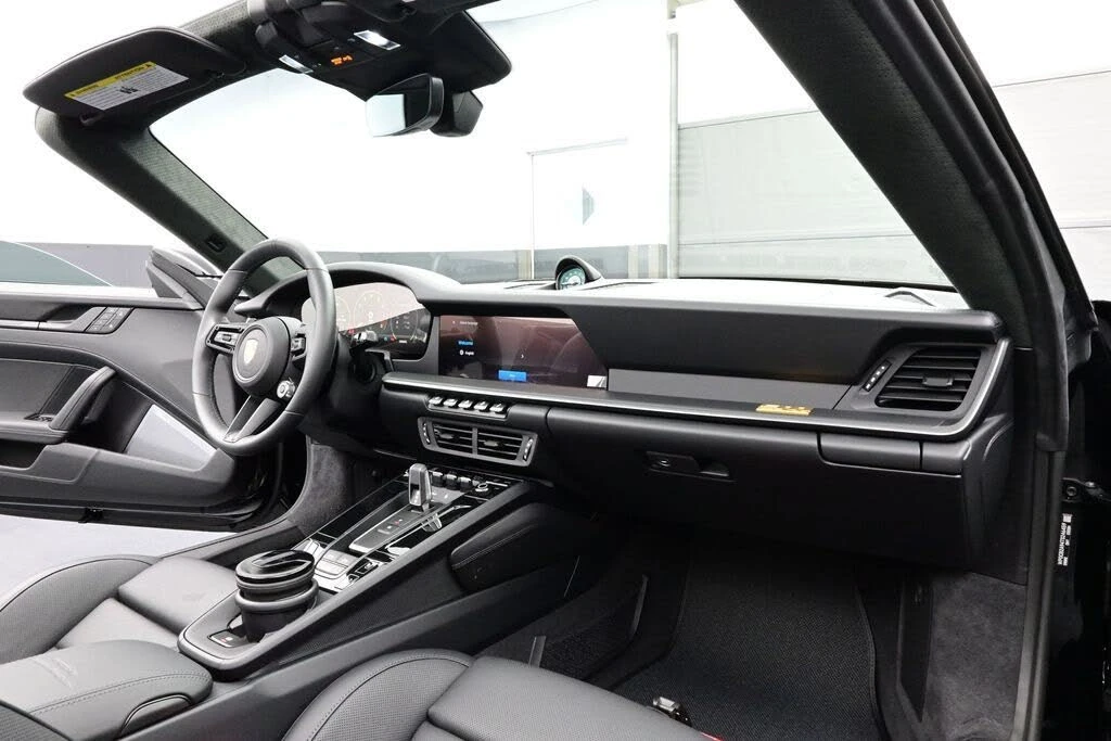 2026 Porsche 911 - Image 15 of 30
