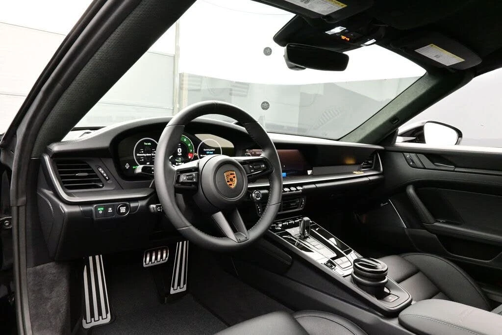 2026 Porsche 911 - Image 4 of 30
