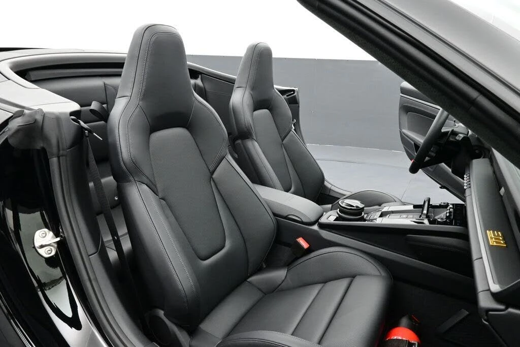 2026 Porsche 911 - Image 14 of 30