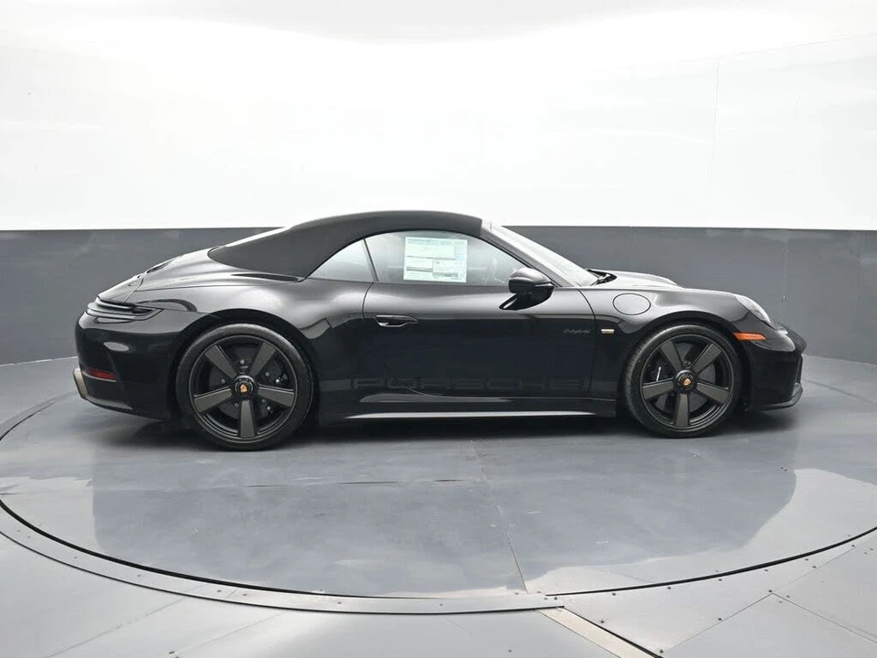 2026 Porsche 911 - Image 20 of 30
