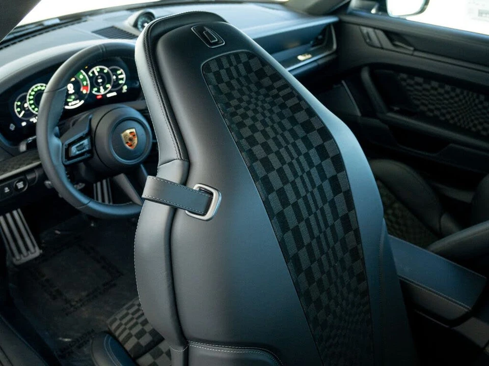 2026 Porsche 911 - Image 24 of 31