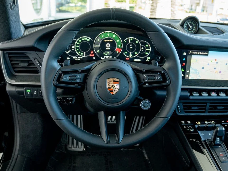 2026 Porsche 911 - Image 14 of 31