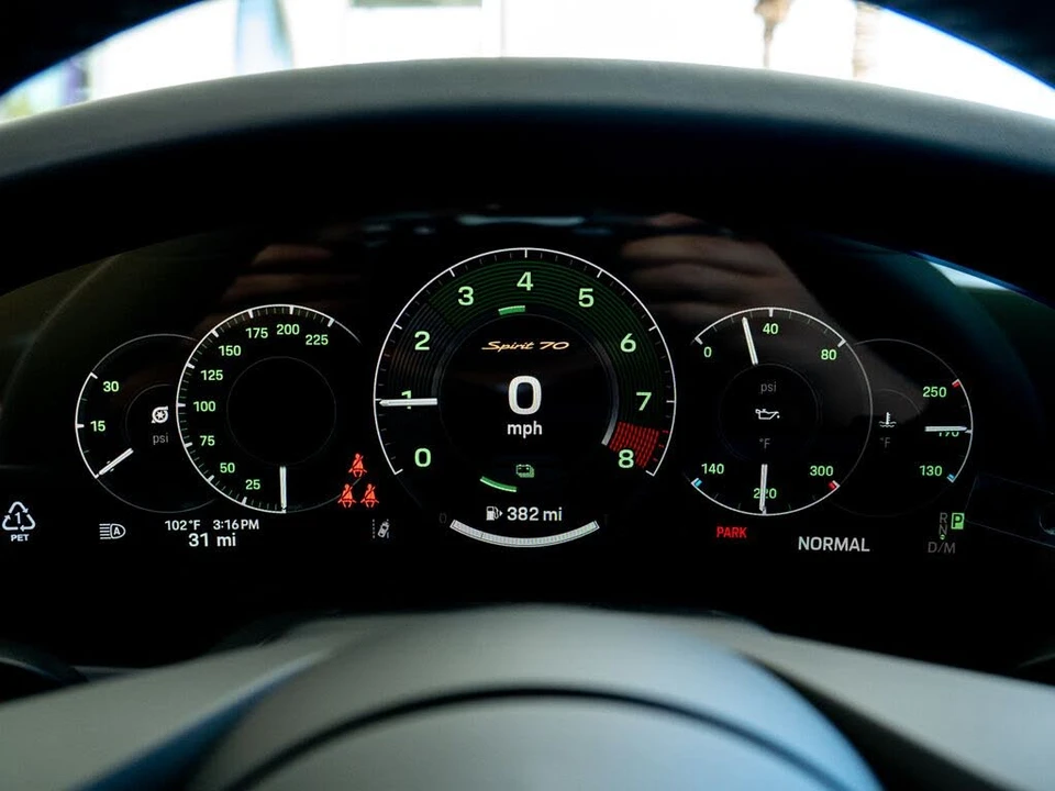 2026 Porsche 911 - Image 15 of 31