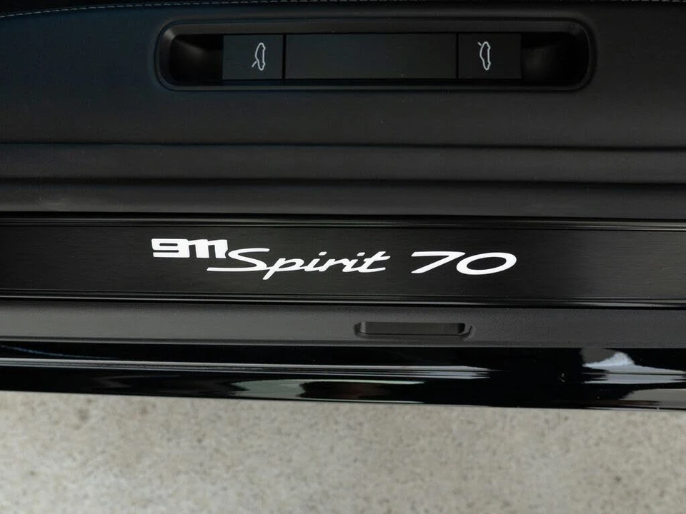 2026 Porsche 911 - Image 30 of 31