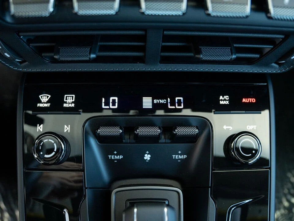 2026 Porsche 911 - Image 18 of 31