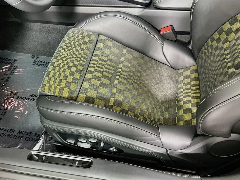 2026 Porsche 911 - Image 21 of 31