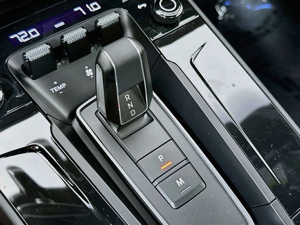 2026 Porsche 911 - Image 18 of 31