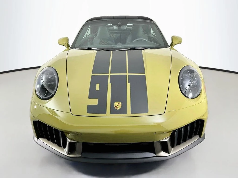 2026 Porsche 911 - Image 6 of 31