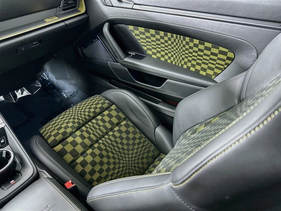 2026 Porsche 911 - Image 25 of 31