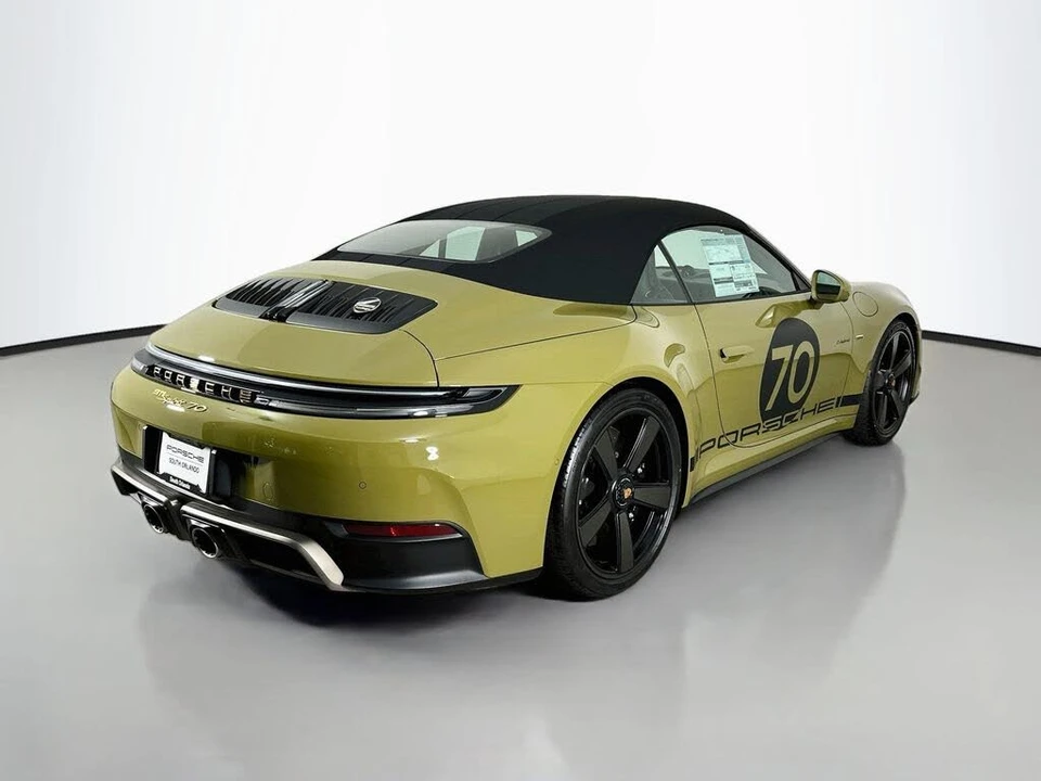 2026 Porsche 911 - Image 9 of 31