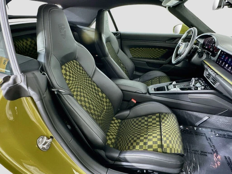 2026 Porsche 911 - Image 27 of 31