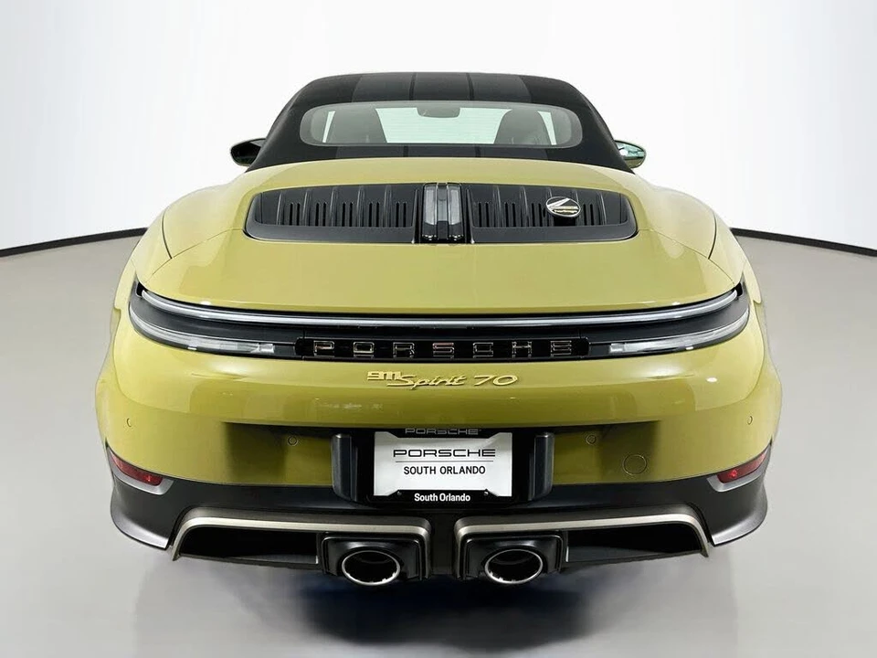 2026 Porsche 911 - Image 10 of 31