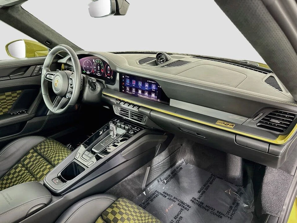 2026 Porsche 911 - Image 28 of 31