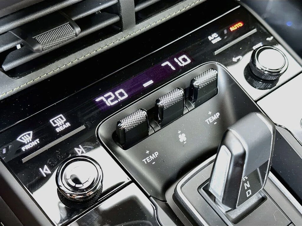 2026 Porsche 911 - Image 17 of 31