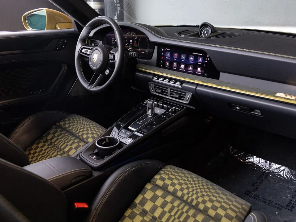 2026 Porsche 911 - Image 14 of 31