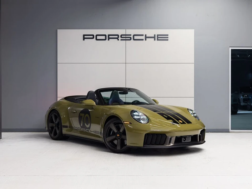 2026 Porsche 911 - Image 11 of 31
