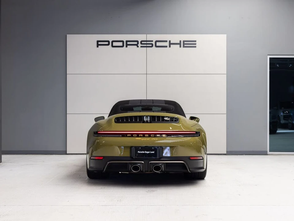 2026 Porsche 911 - Image 6 of 31
