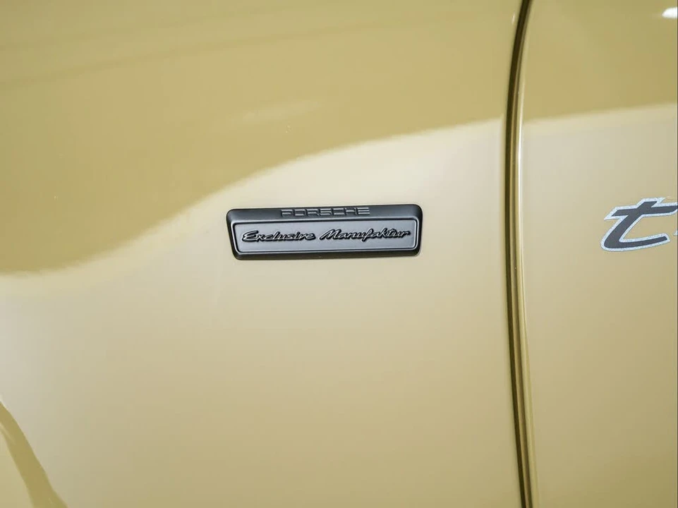 2026 Porsche 911 - Image 28 of 31
