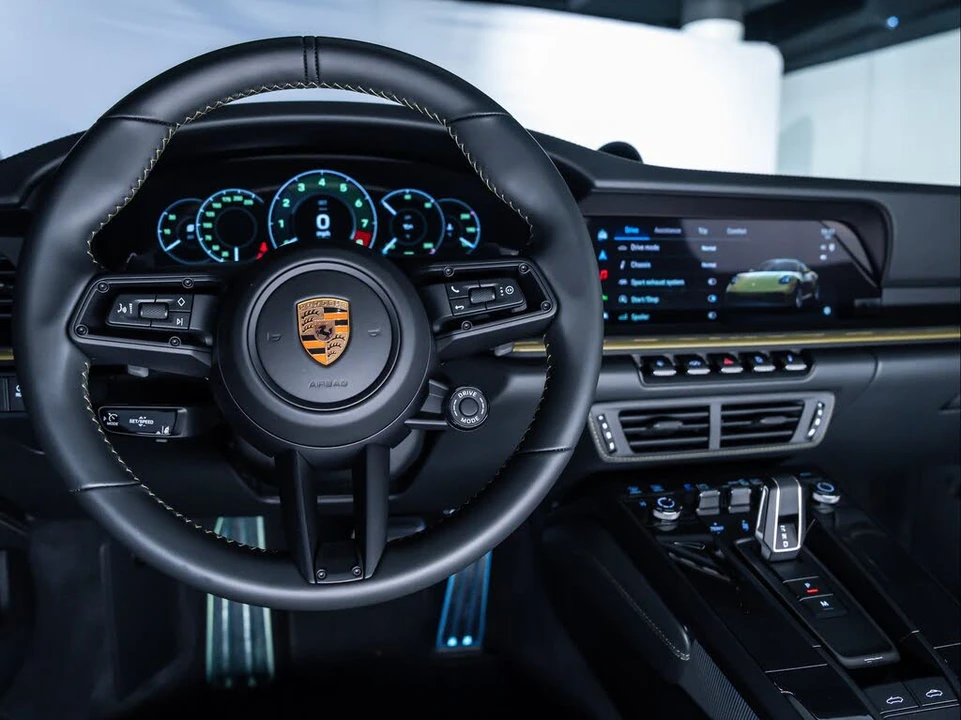 2026 Porsche 911 - Image 30 of 31