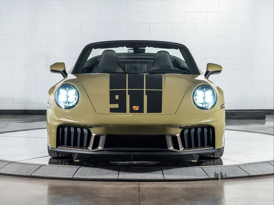 2026 Porsche 911 - Image 8 of 31