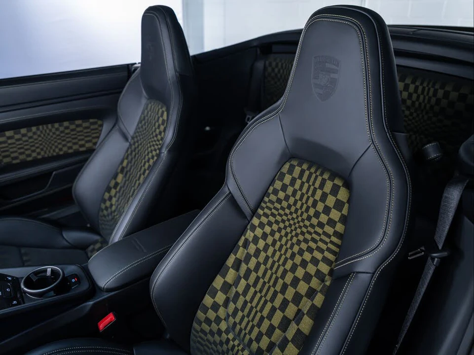 2026 Porsche 911 - Image 9 of 31