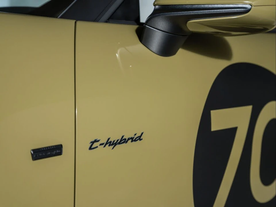 2026 Porsche 911 - Image 26 of 31